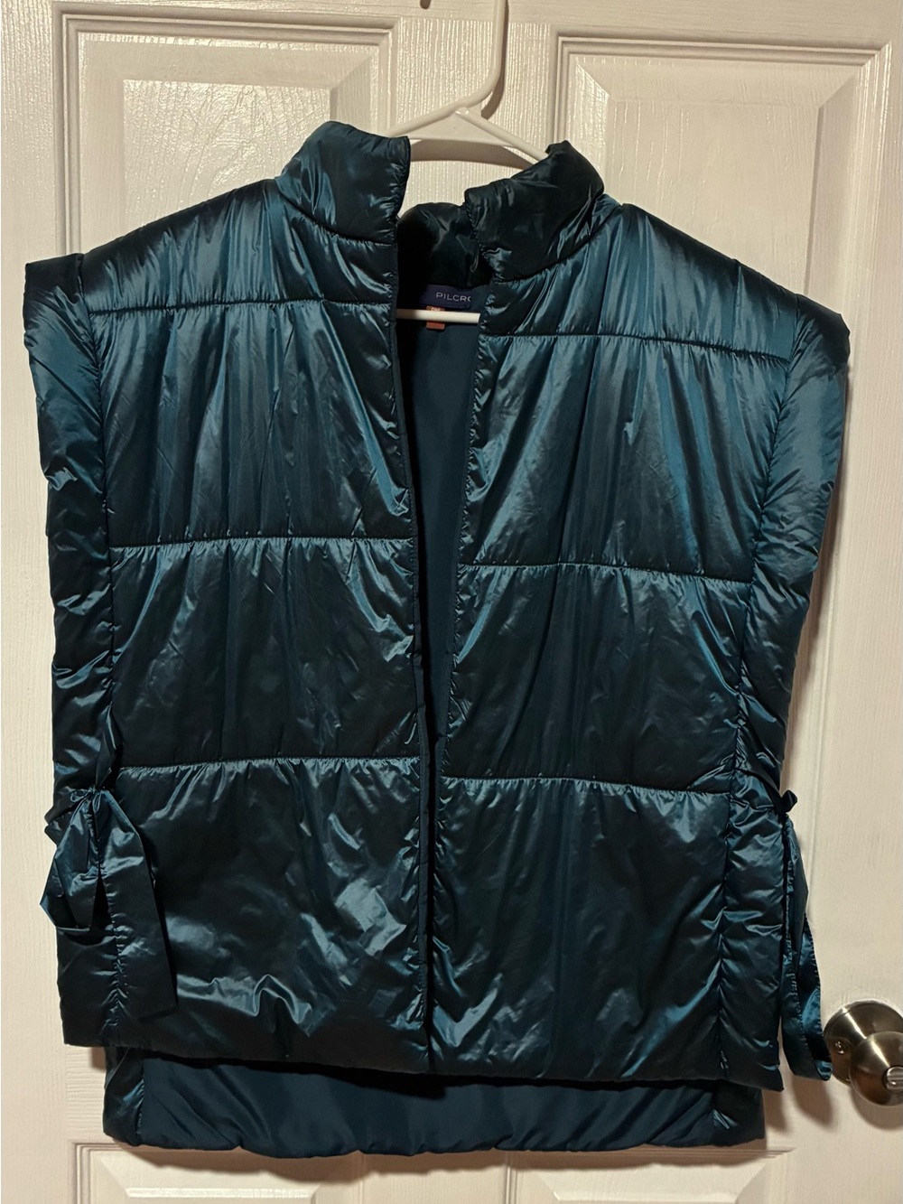 Anthropologie Pilero Packable Puffer Vest Side Tie Metallic
Blue One Size - Picture 4 of 6
